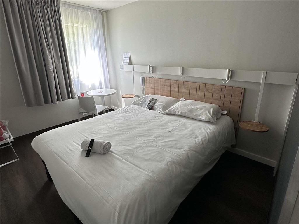 Ibis Abbeville Room photo